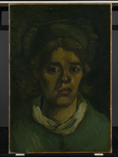 F0069 Head of a woman